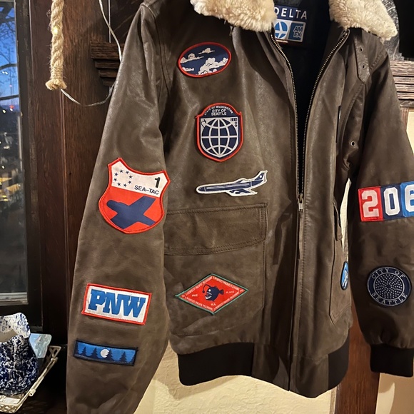 Exclusive Limited Edition Delta x Amex Leather Bomber Jacket | Size S & L - Picture 7 of 10